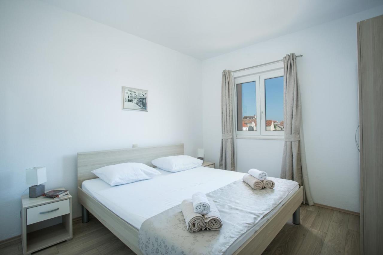 Kaja - Right Next To The Beach Trogir Quarto foto