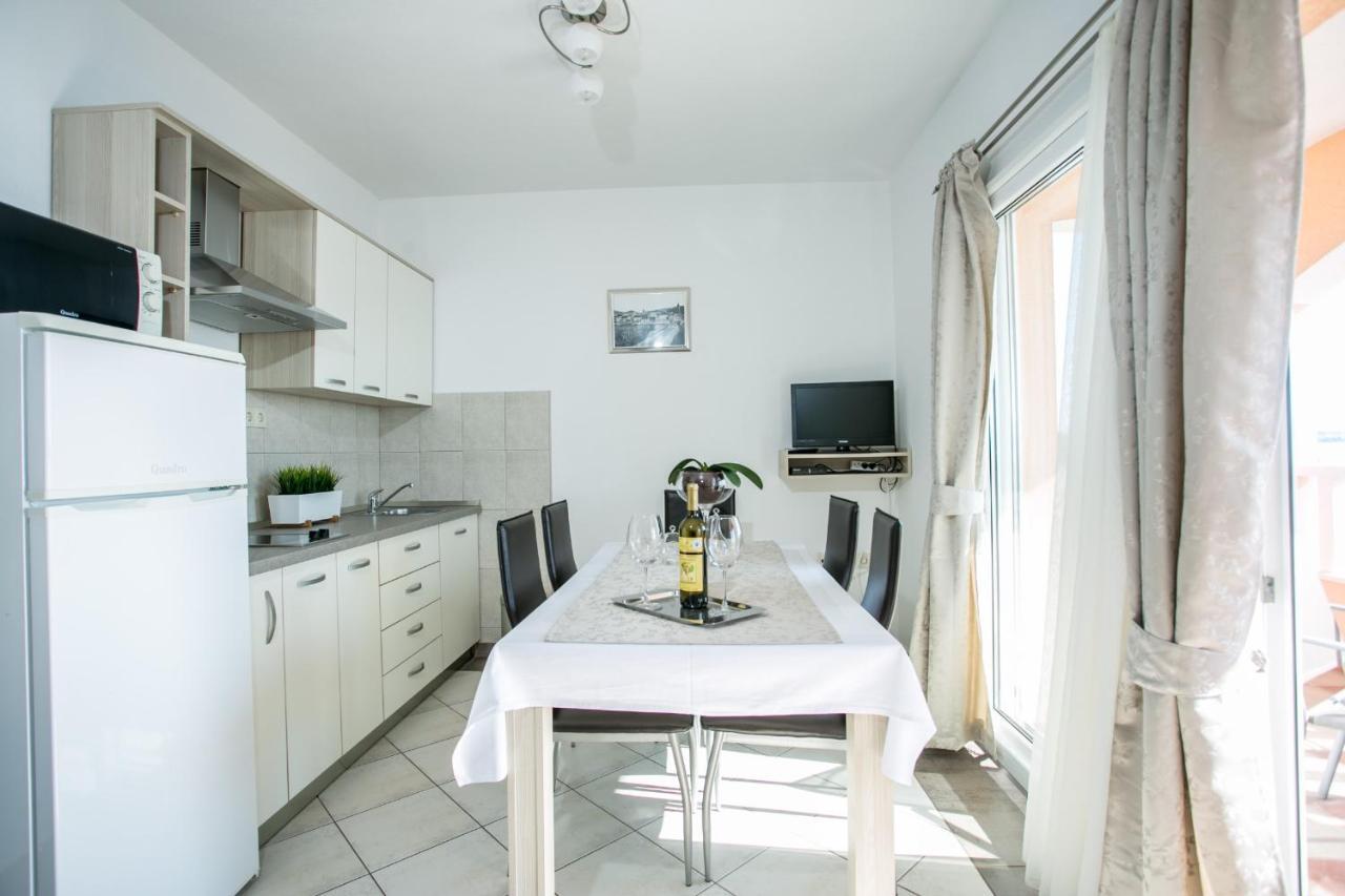 Kaja - Right Next To The Beach Trogir Exterior foto